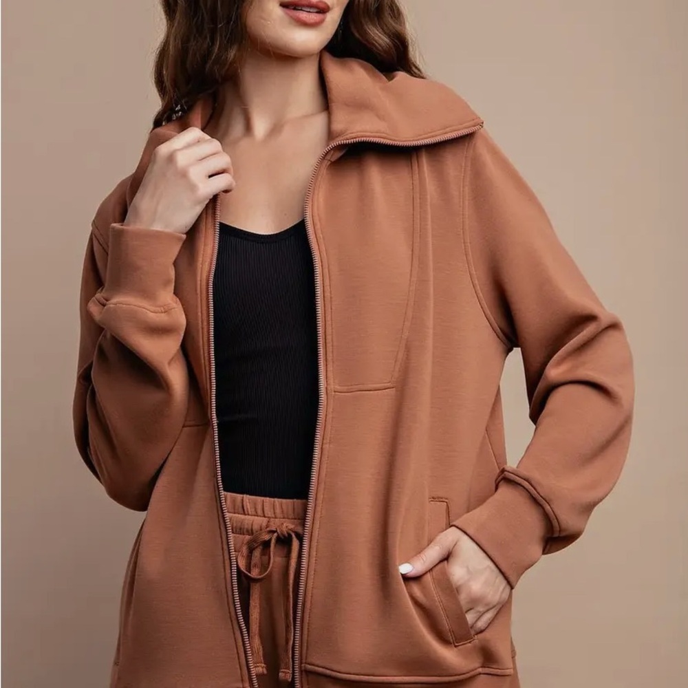 Classic Camel Color Full Zip  Jacket with Timeless Appeal - Picture 5 of 5